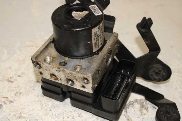 BLOC ABS RENAULT MEGANE 3 - Vue 1